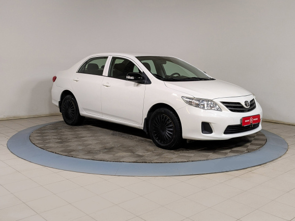 Toyota Corolla 2010 Белый