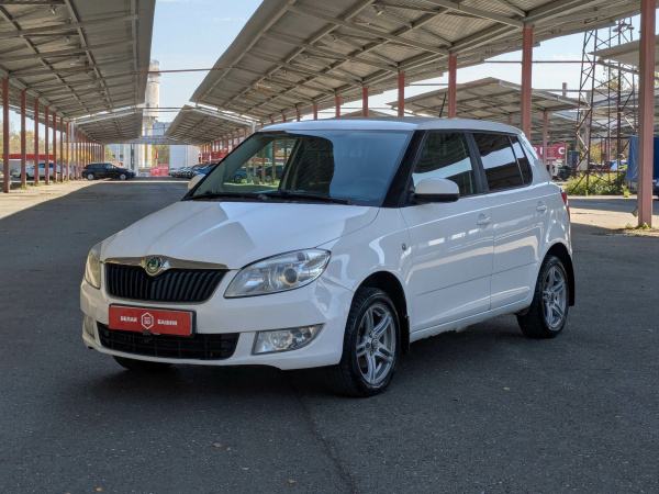 Skoda Fabia 2012 Белый