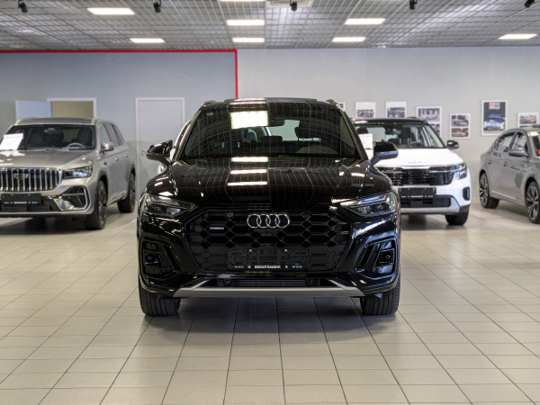 Audi Q5 L 2025 черный