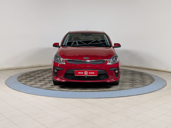 Kia Rio 2018 Красный