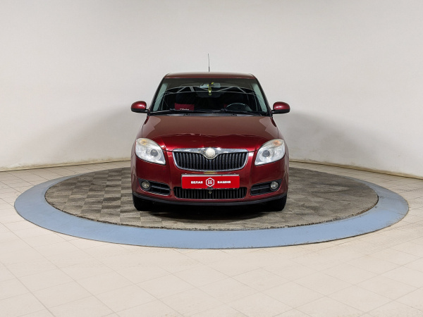 Skoda Fabia 2008 Красный