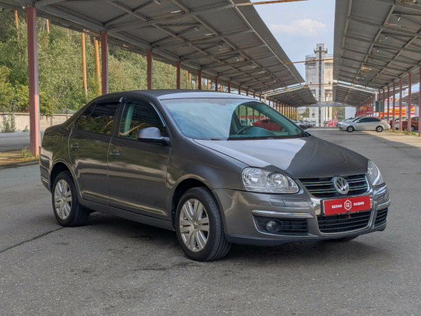 Volkswagen Jetta 2010 Серый