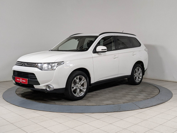Mitsubishi Outlander 2012 Белый