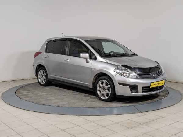 Nissan Tiida 2007 Серебряный