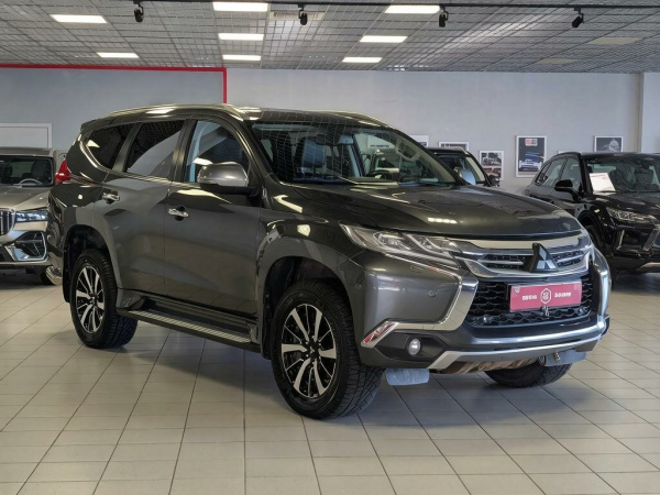 Mitsubishi Pajero Sport 2018 Серый
