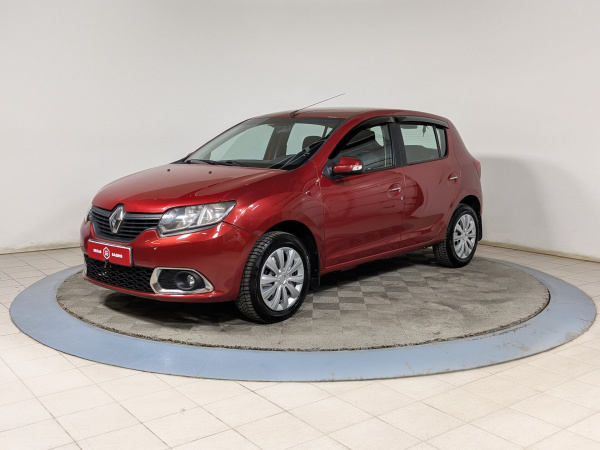 Renault Sandero 2014 Красный