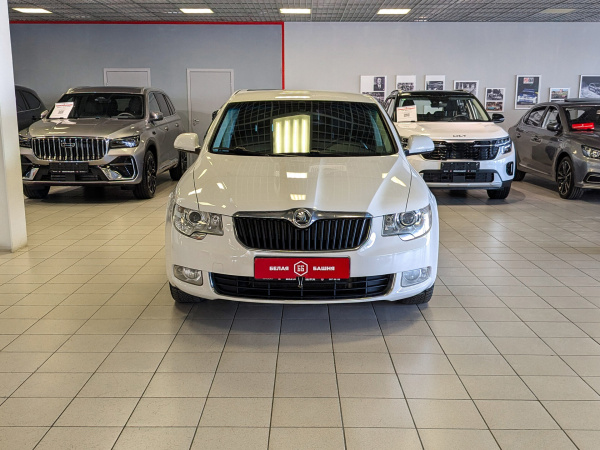 Skoda Superb 2012 Белый