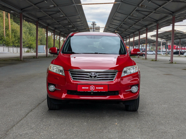 Toyota RAV4 2010 Красный