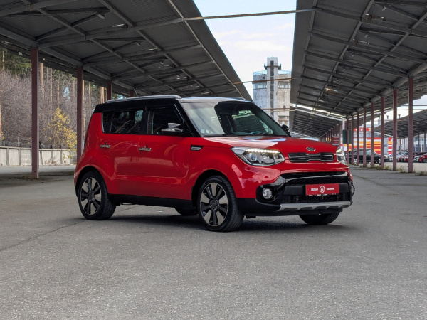 Kia Soul 2018 Красный