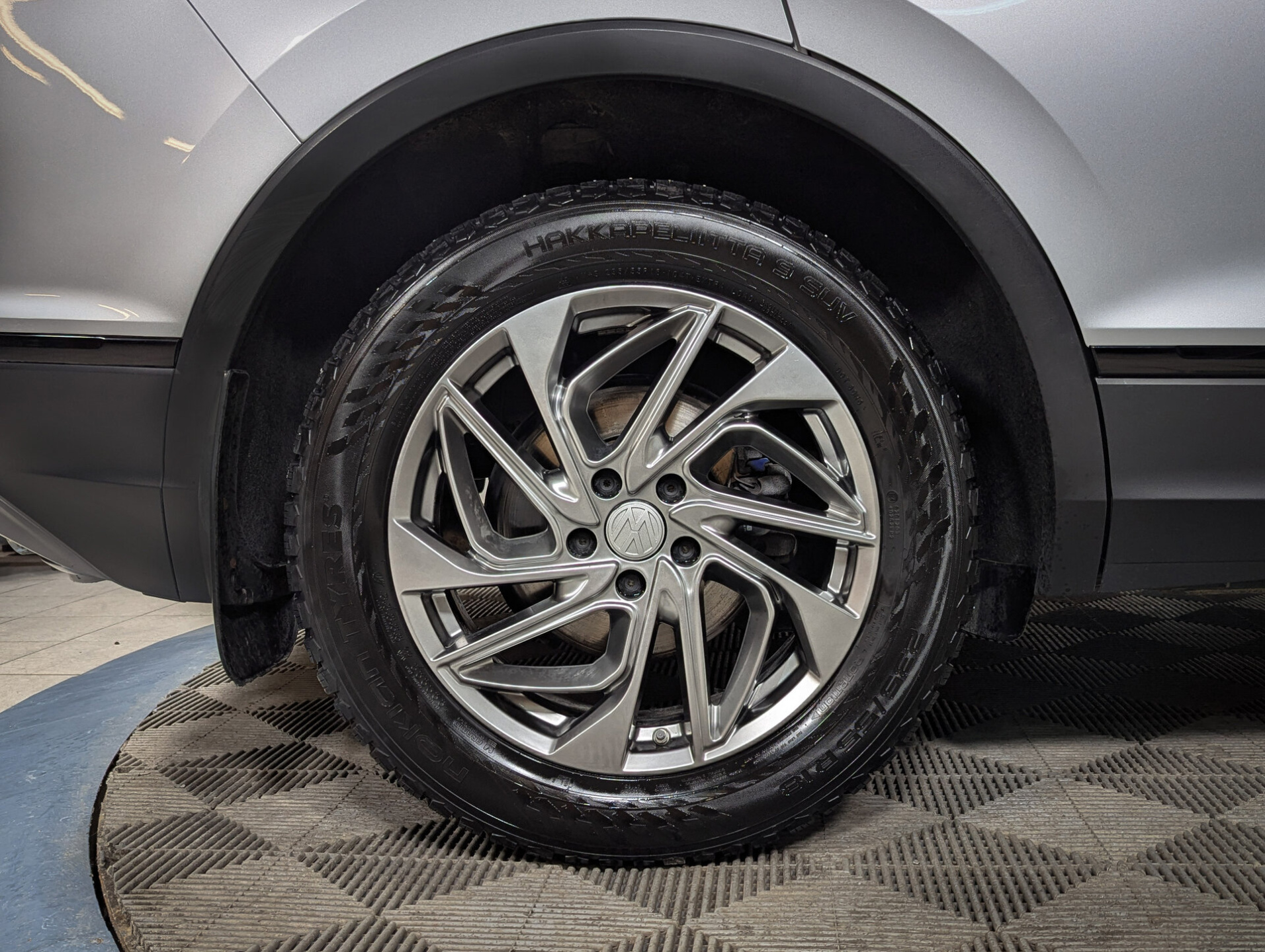 Volkswagen Tiguan 2017 Серебряный