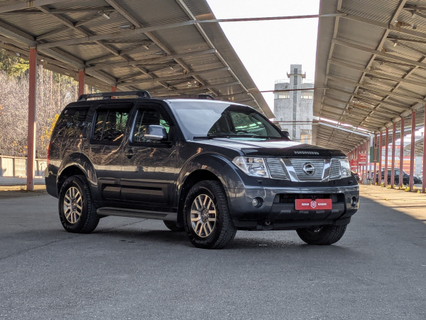 Nissan Pathfinder 2008 Синий