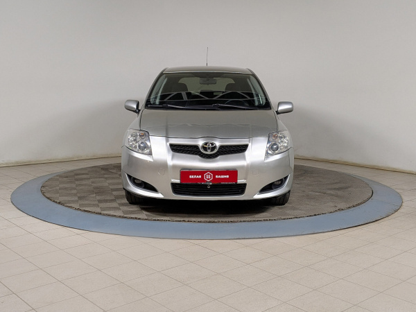Toyota Auris 2007 Серебряный