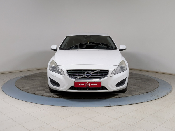 Volvo S60 2012 Белый