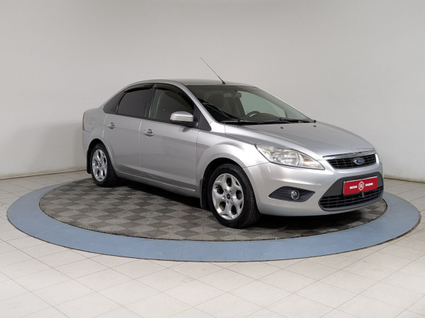 Ford Focus 2010 Серебряный