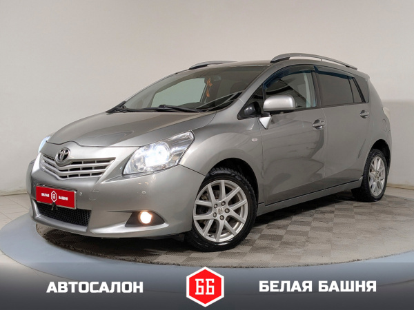 Toyota Verso 2010 Серый