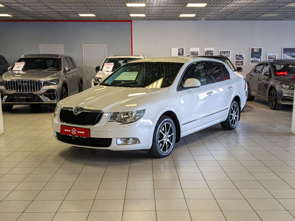 Skoda Superb 2012 Белый