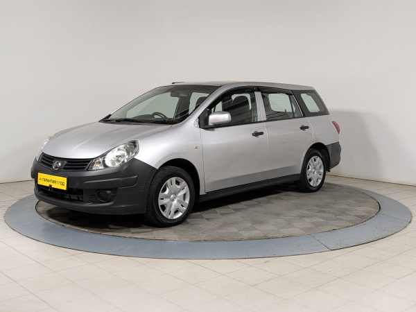 Nissan AD 2016 Серый