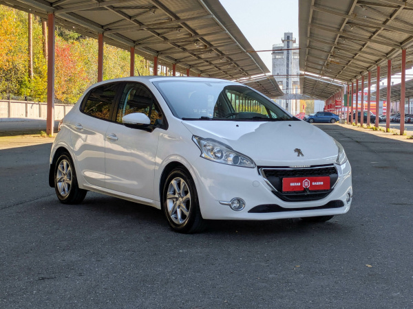 Peugeot 208 2013 Белый