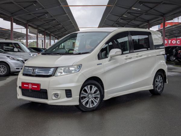 Honda Freed 2011 Белый