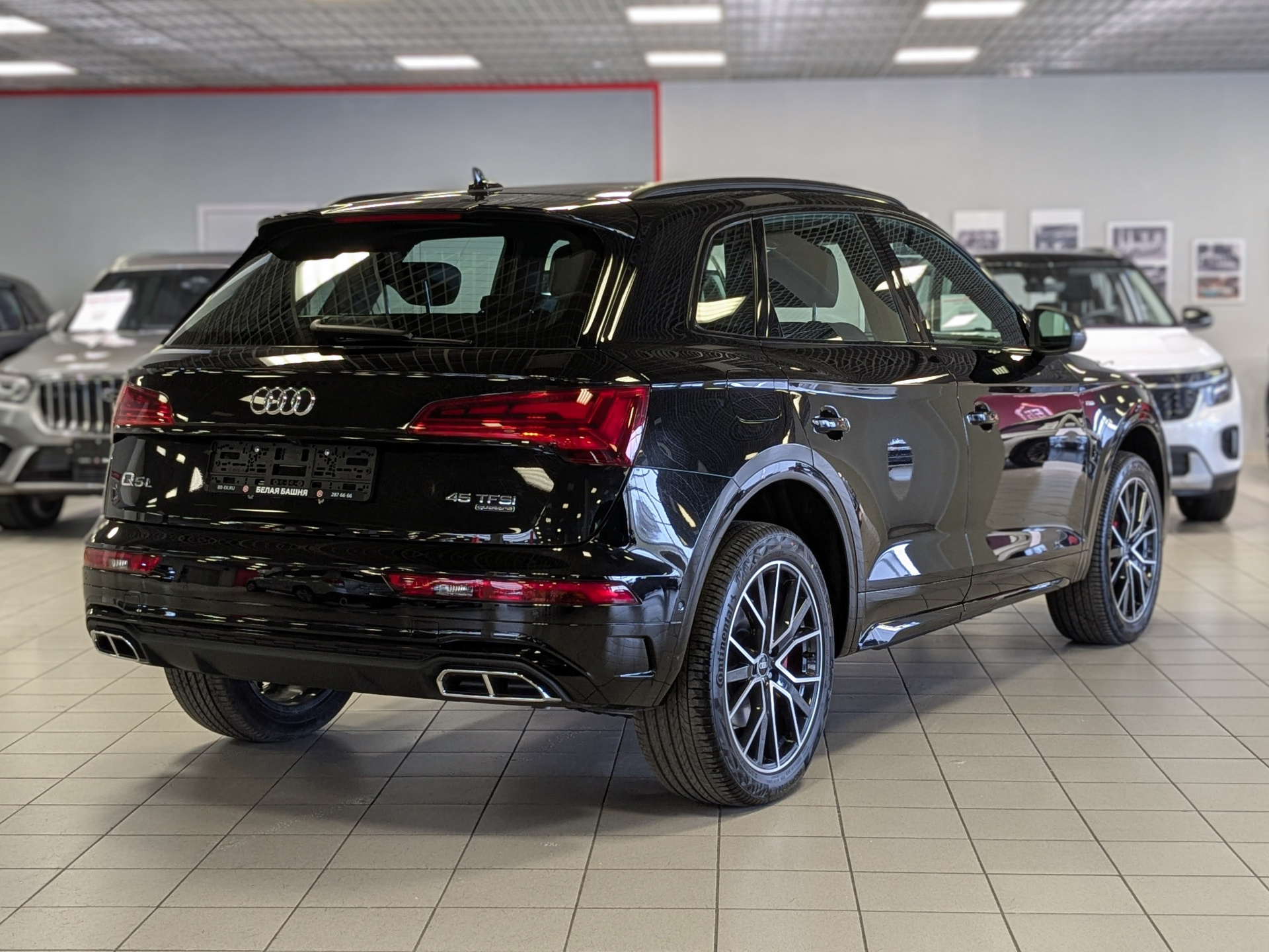 Audi Q5 L 2025 черный