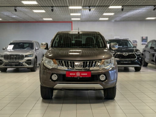 Mitsubishi L200 2016 Коричневый
