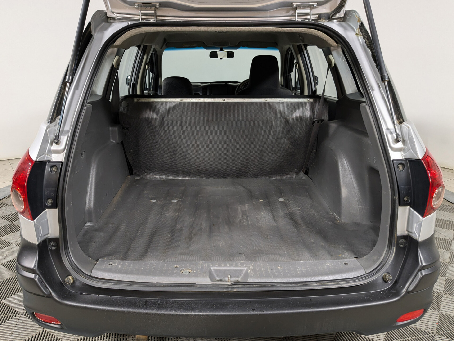 Nissan AD 2016 Серый