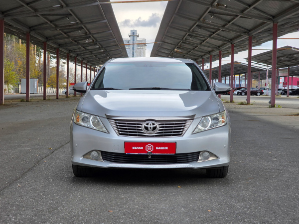Toyota Camry 2013 Серебряный