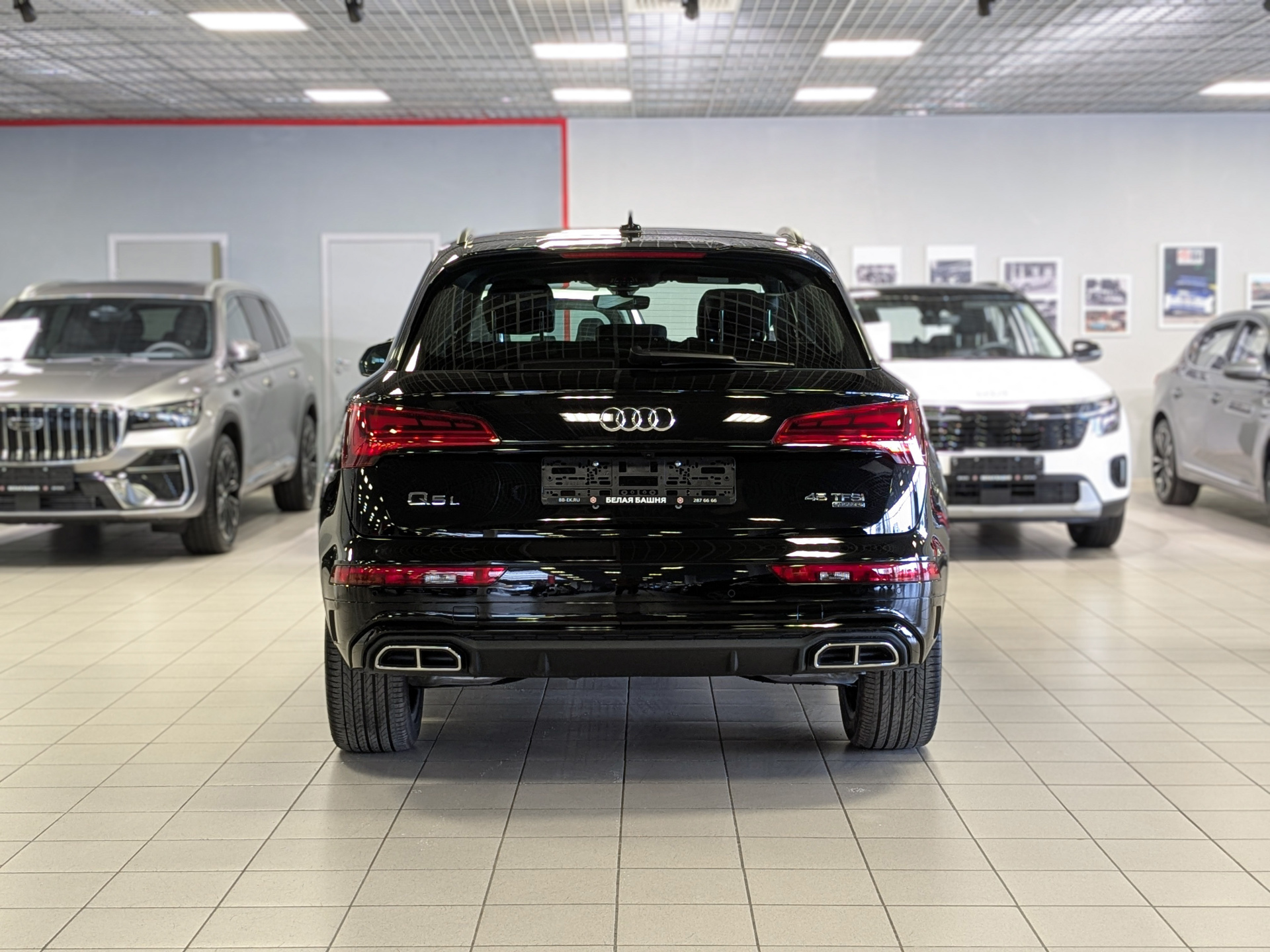 Audi Q5 L 2025 черный