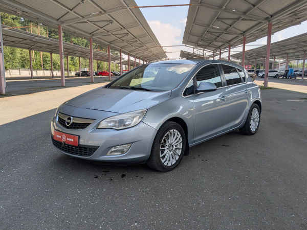 Opel Astra 2011 Серый