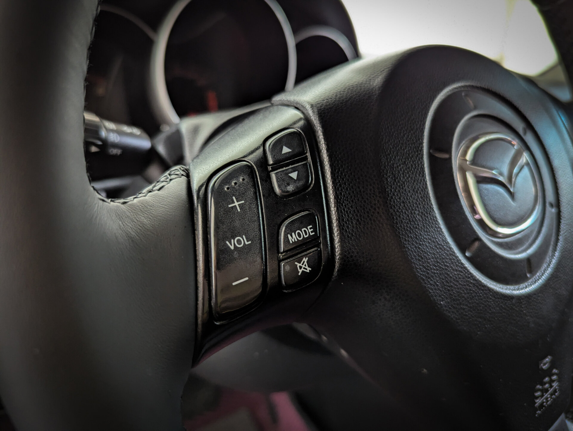 Mazda 3 2006 Зеленый