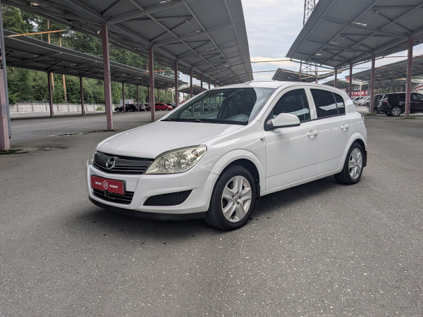 Opel Astra 2011 Белый