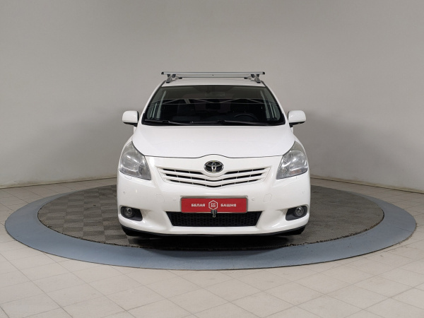 Toyota Verso 2011 Белый