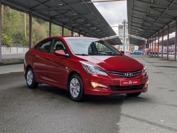 Hyundai Solaris 2014 Красный