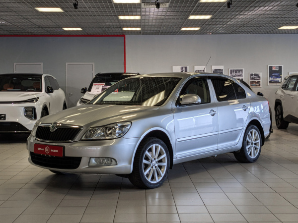 Skoda Octavia 2012 Серебряный