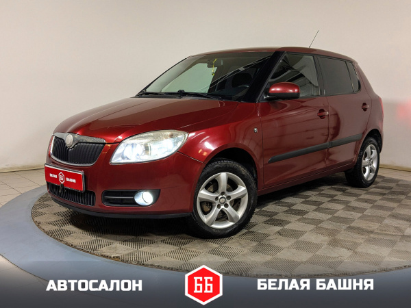 Skoda Fabia 2008 Красный