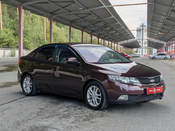 Kia Cerato 2010 Красный