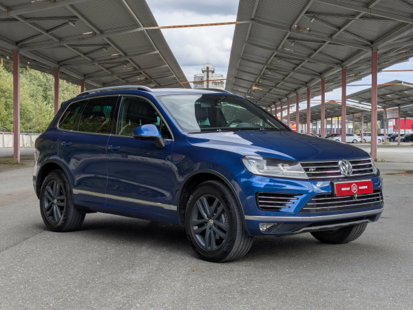 Volkswagen Touareg 2016 Синий