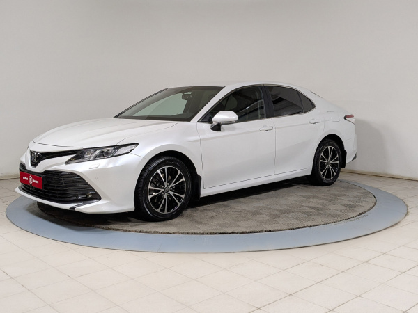 Toyota Camry 2020 Белый