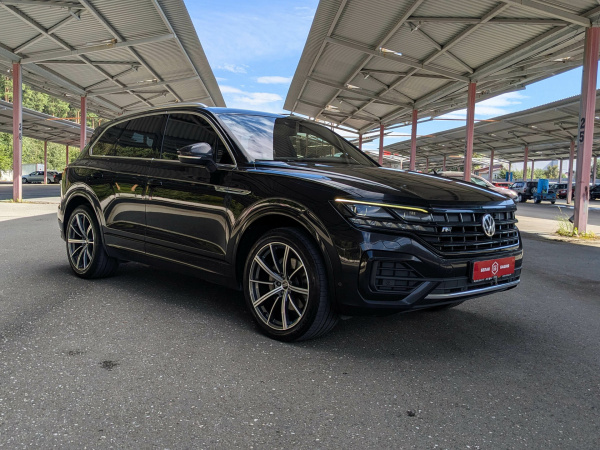 Volkswagen Touareg 2018 Черный