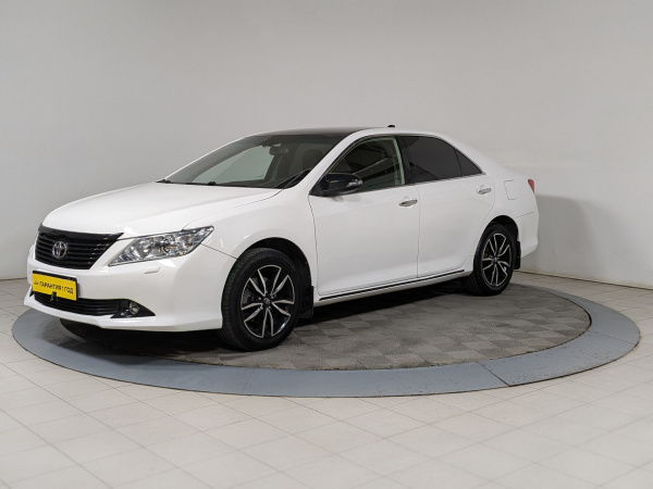 Toyota Camry 2012 Белый