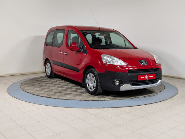 Peugeot Partner 2010 Красный