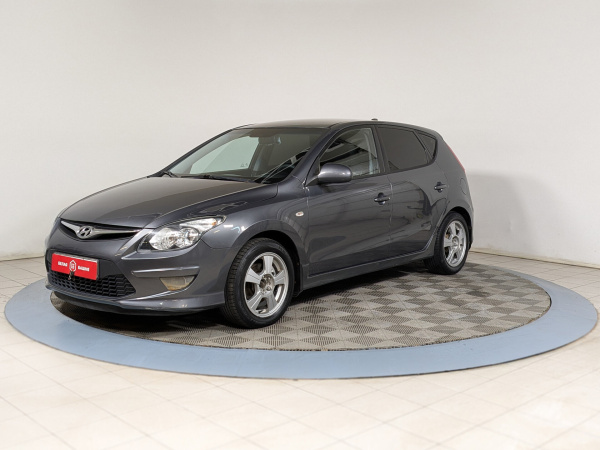 Hyundai i30 2010 Серый