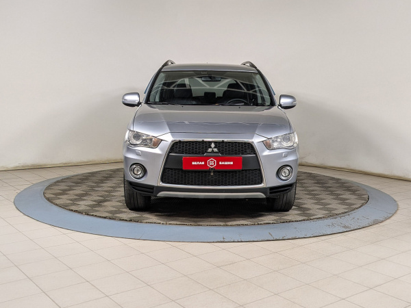 Mitsubishi Outlander 2011 Серебряный