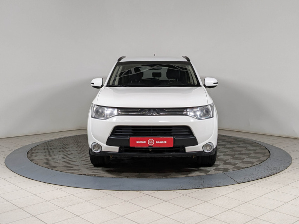 Mitsubishi Outlander 2012 Белый