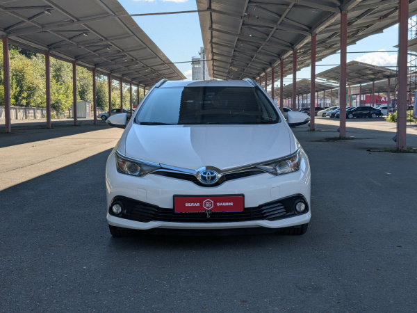 Toyota Auris 2016 Белый