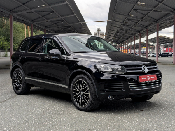 Volkswagen Touareg 2010 Черный