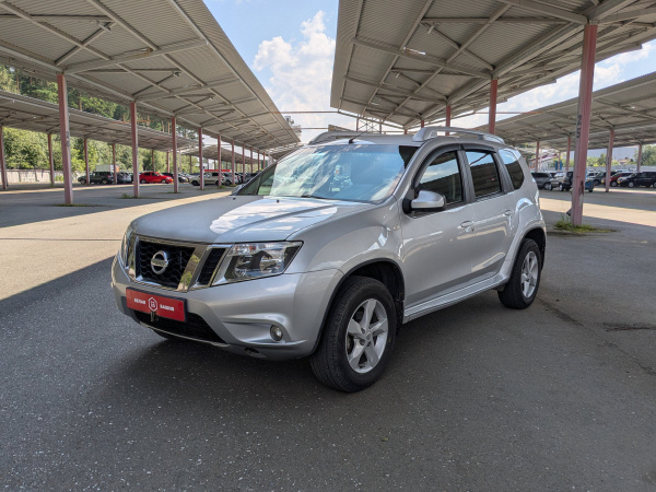 Nissan Terrano 2015 Серебряный