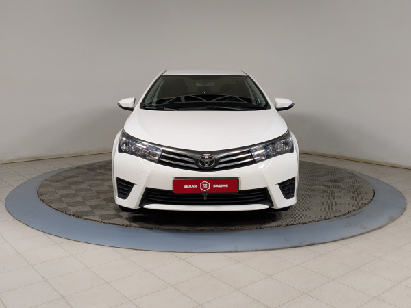 Toyota Corolla 2015 Белый