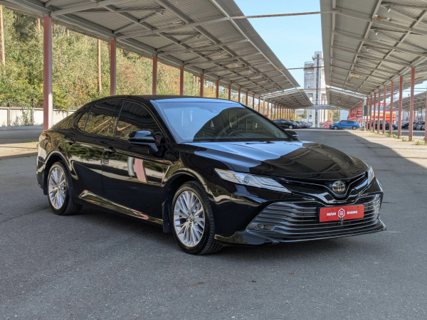 Toyota Camry 2020 Черный