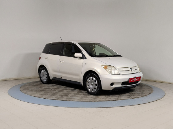 Toyota Ist 2003 Белый